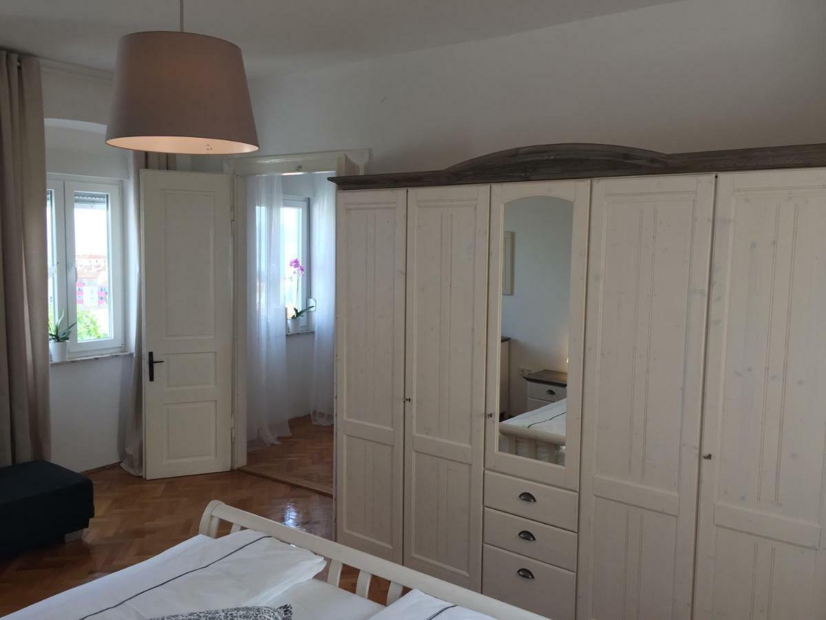 Central House Nona Crikvenica Eksteriør bilde
