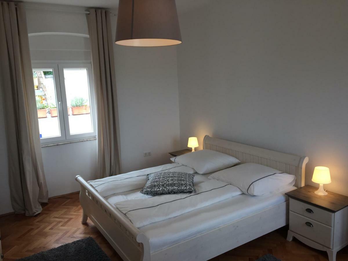 Central House Nona Crikvenica Eksteriør bilde
